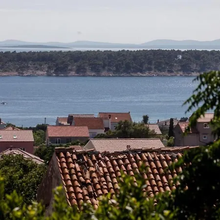 Fjaka Rab Villa *