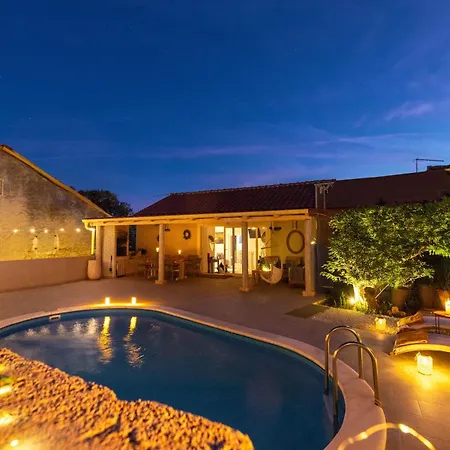 Fjaka Rab Villa *